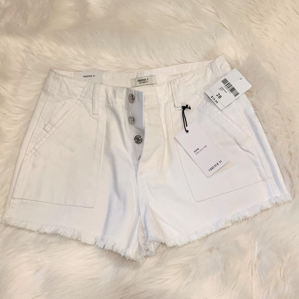 White shorts forever twenty one size 28